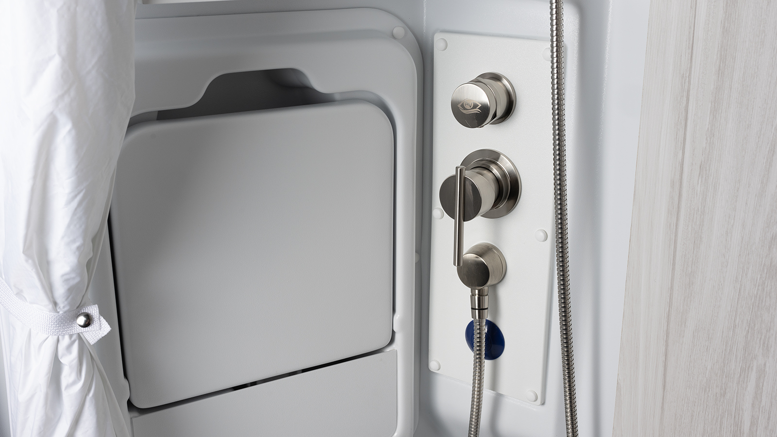 Aqua View® SHOWERMI$ER™ Water Management System