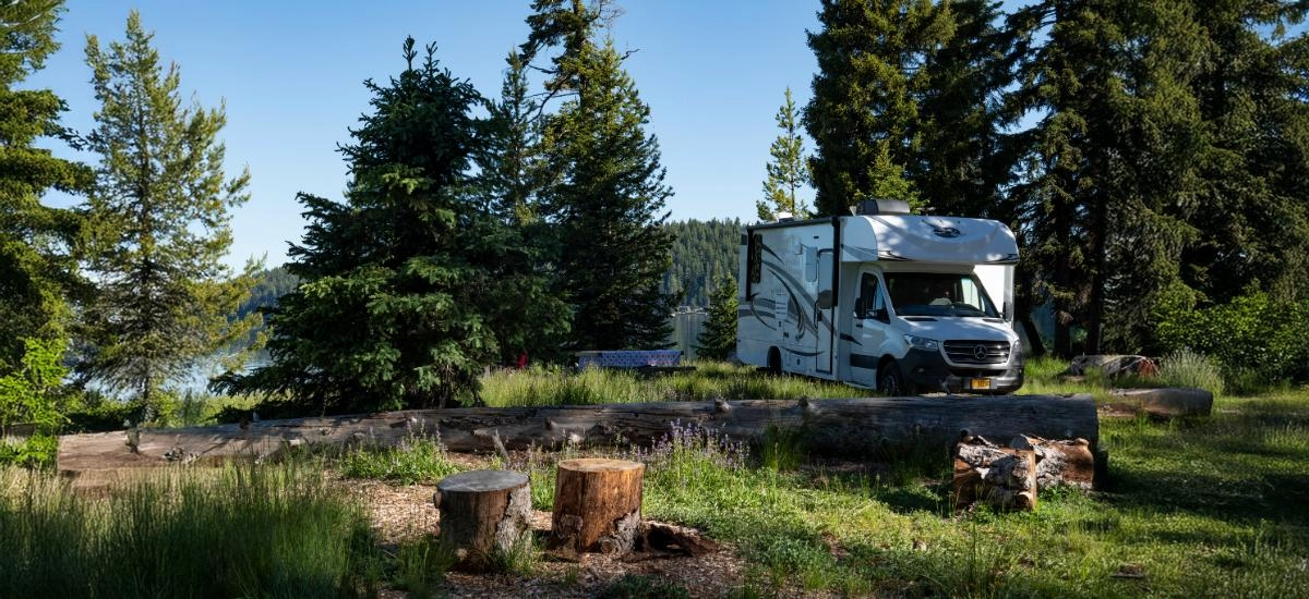 READY TO BUY AN RV? Helpful questions to get the most out of your dealership visit.